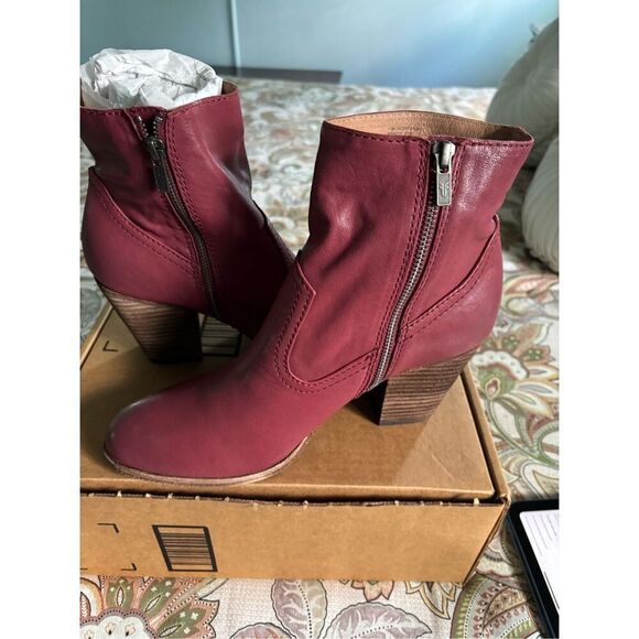 NIB Frye Essa Bootie - Picture 2 of 6